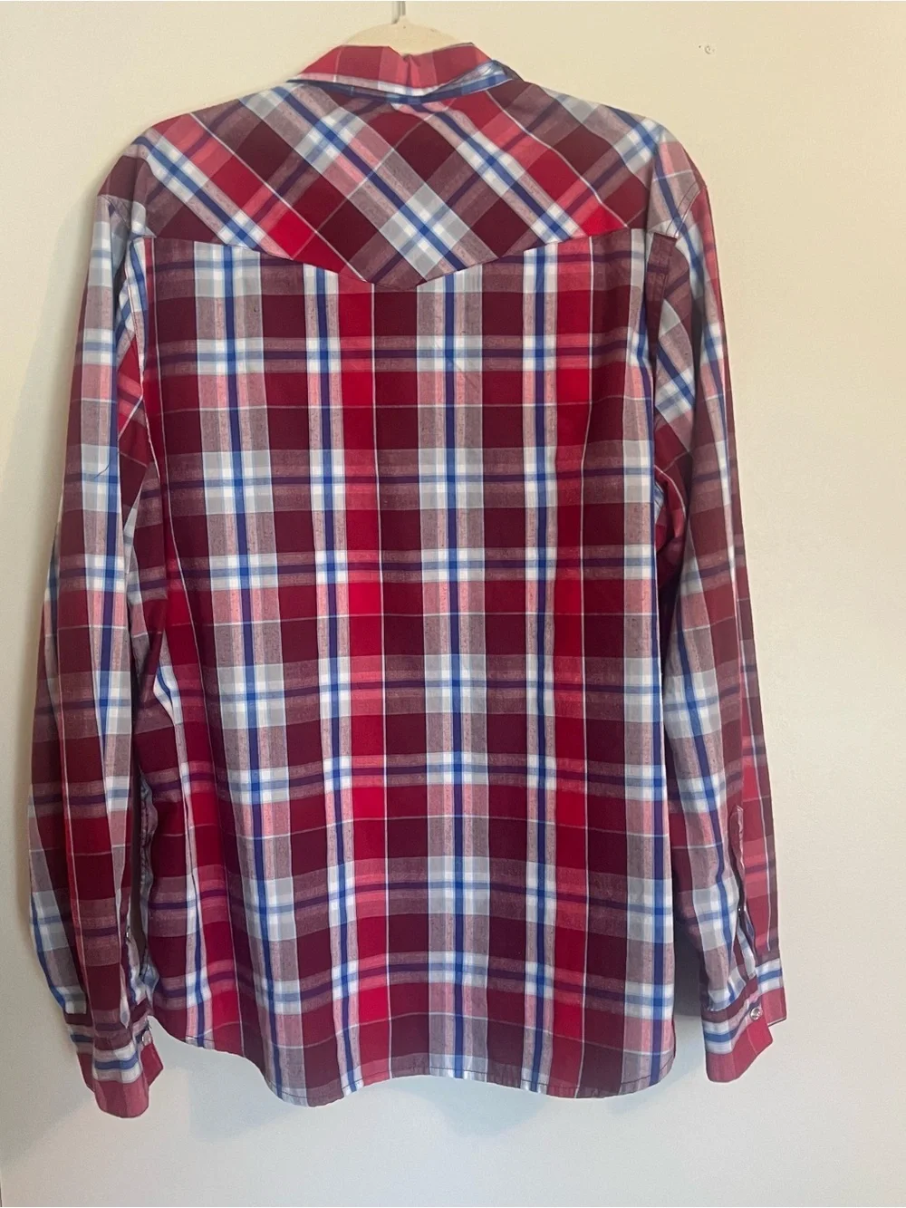 Levi's Red Plaid Long-Sleeve Button-Down Shirt
